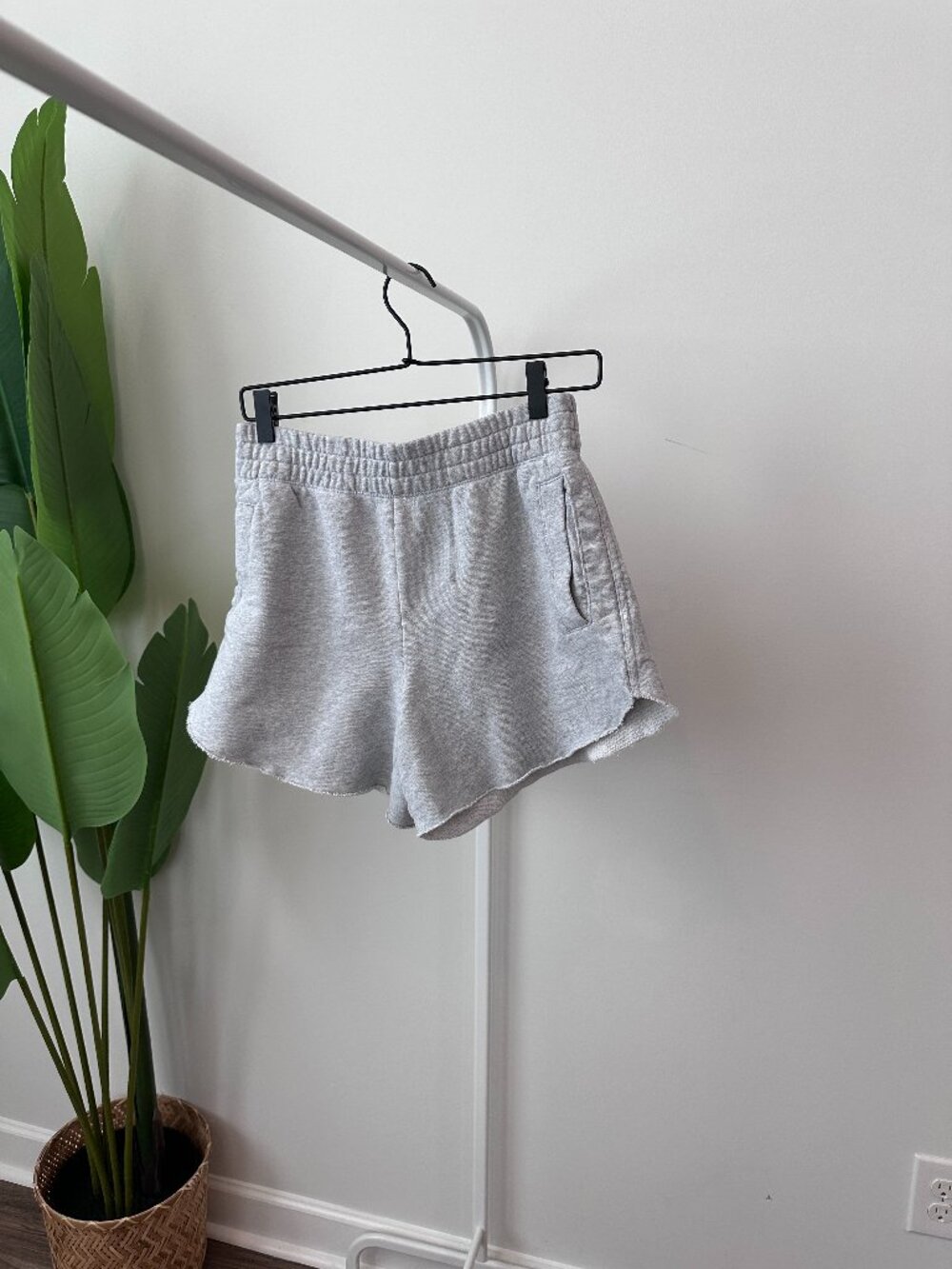 American Eagle Aerie Light Gray Fleece Shorts Size Small